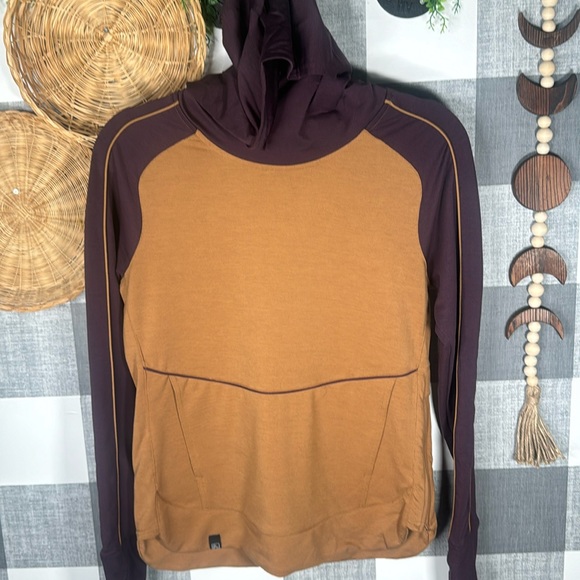 FlyLow Alva Hoodie - Picture 1 of 8
